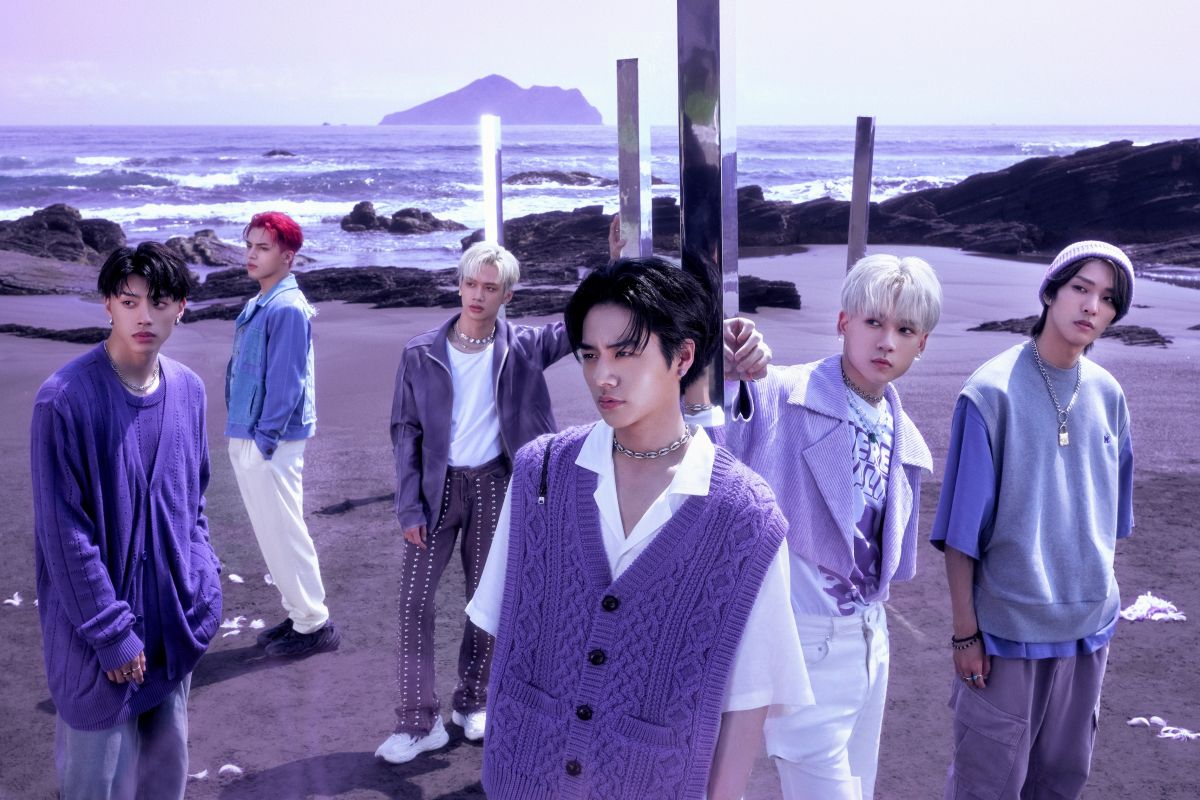 ▲Ozone即將開唱，文廷（左一）為了呈現特別的演出，主動提議挑戰高難度特技。（左起文廷、哲言、子翔、佳辰、祖安、煥鈞）（圖／索尼音樂提供）