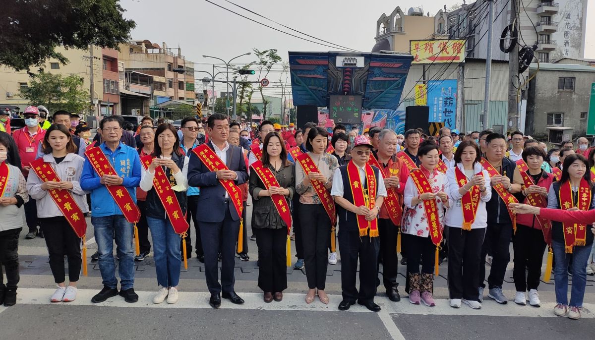 ▲烏日玉闕朝仁宮與草屯敦和宮兄弟會香， 南投縣長許淑華率眾恭迎聖駕。（圖／記者柳榮俊攝，2023.4.8)