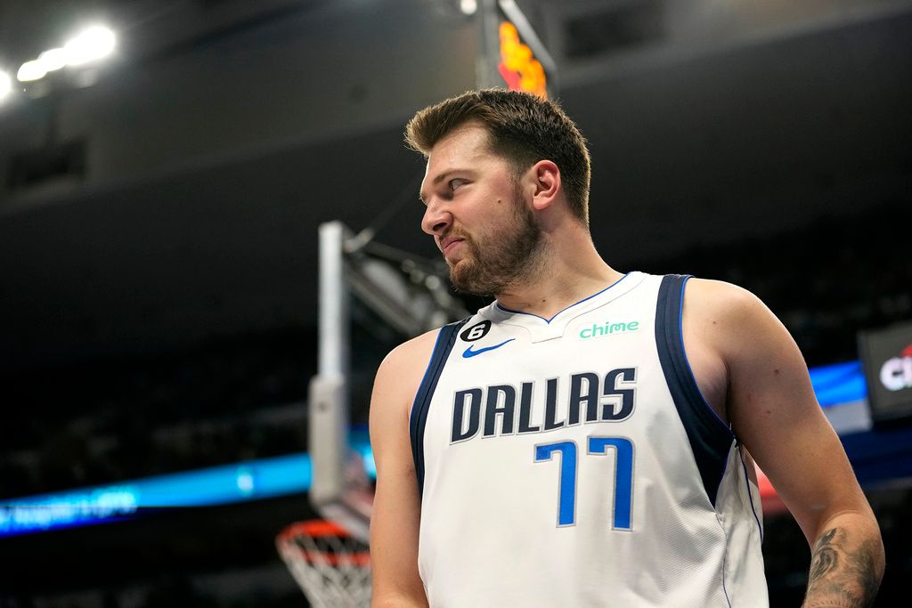 ▲獨行俠球星Luka Doncic，在隊上公牛的比賽只打首節就退場休息。（圖／美聯社／達志影像）