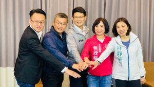 台中5綠委全員推薦黃守達 「師父」黃國書獨缺席 ▲正國會的莊競程(左一)出席新潮流黃守達的推薦會,格外引注目。(圖/記者顏幸如攝,2023.04.09)