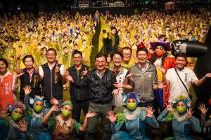 台中5綠委全員推薦黃守達 「師父」黃國書獨缺席 ▲黃國書上周舉辦紙風車活動,黨內三位有意接班者何昆霖(右一起)、黃守達、江肇國皆到齊。(圖/翻攝黃國書臉書,2023.04.09)