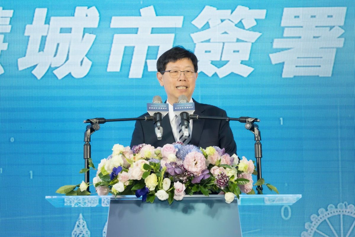 ▲鴻海創辦人郭台銘要爭取國民黨2024年總統提名，鴻海董事長劉揚偉今（9）日表示尊重並祝福，但鴻海會謹守政治中立原則。（圖／鴻海提供）