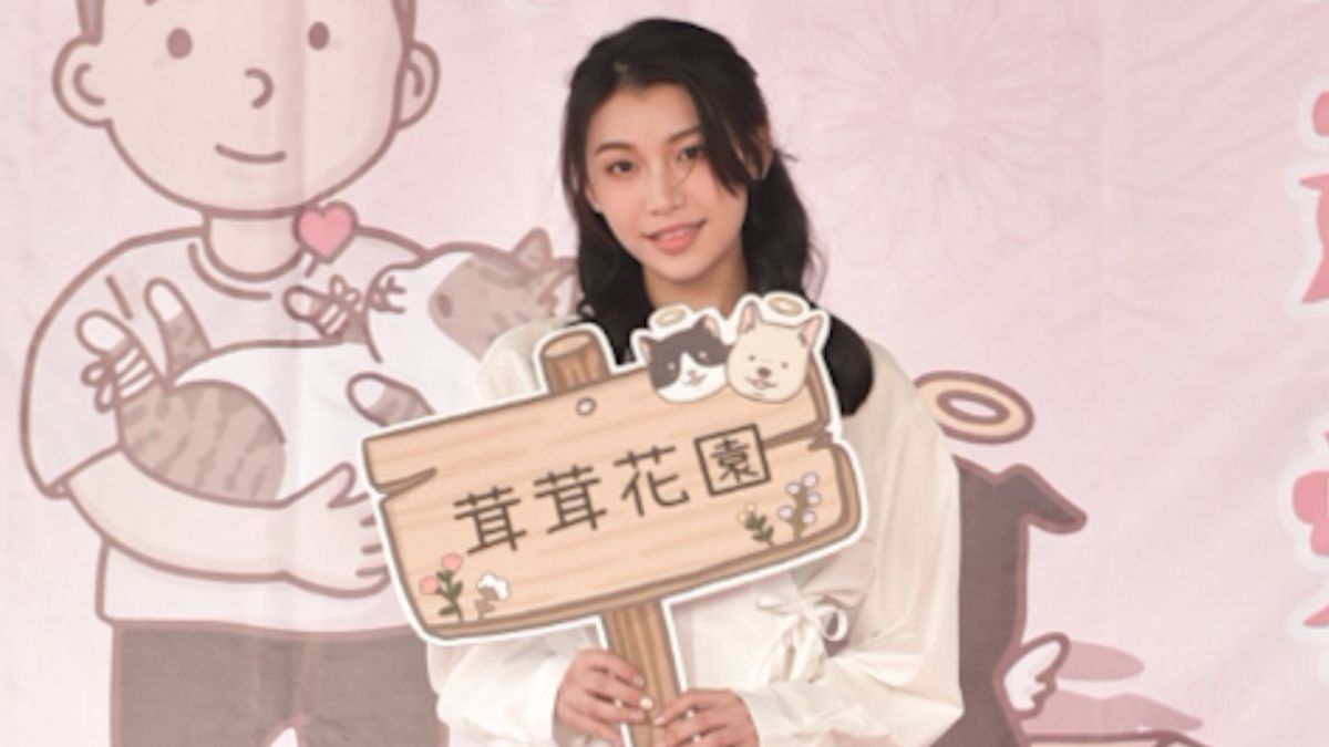 ▲采子復出唱歌落淚鞠躬道歉。（圖／茸茸花園提供）