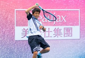 網球／侯傑恩單打四連霸　毛冠淮勇奪14歲組雙料冠軍
