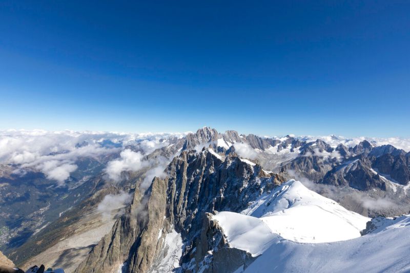 ▲法國官員表示，東南部白朗峰（Mont Blanc）附近今天發生雪崩事故，造成4人喪生，兩人下落不明。（圖／美聯社／達志影像）