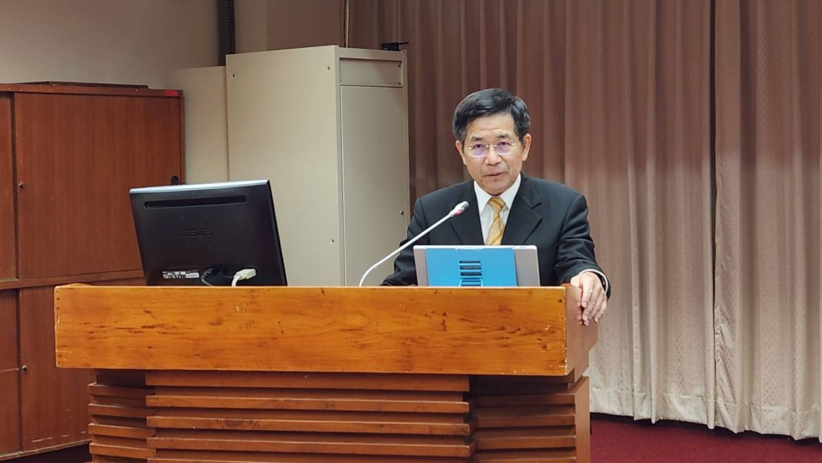 ▲針對台中「黑暗榮耀」霸凌案，教育部長潘文忠今（10）日表示，預計4月中旬完成調查報告，相關人員會依法嚴懲。（圖／記者李琦瑋攝，2023.04.10）
