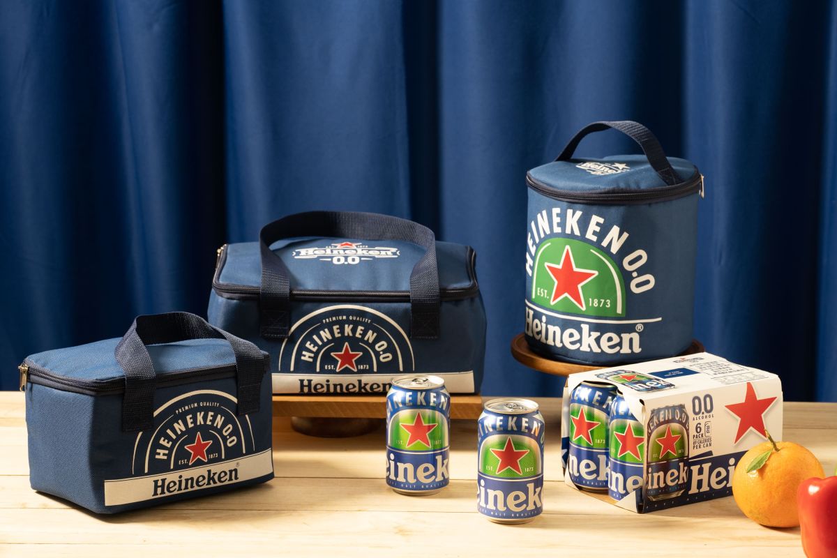 ▲實境綜藝《光露營就很忙了》話題不斷，露營少不了冰涼啤酒，海尼根推出「海尼根0.0零酒精酷冰包」，買一手啤酒送保冰袋響應環保。（圖／海尼根提供）