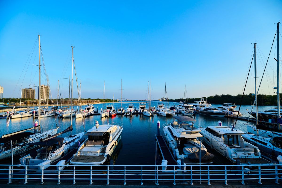 ▲隨著行政院「向海致敬」大方向政策與民間需求，遊艇休憩產業近5年發展蓬勃，相關產業鍊應運而生。（圖／航港局提供）