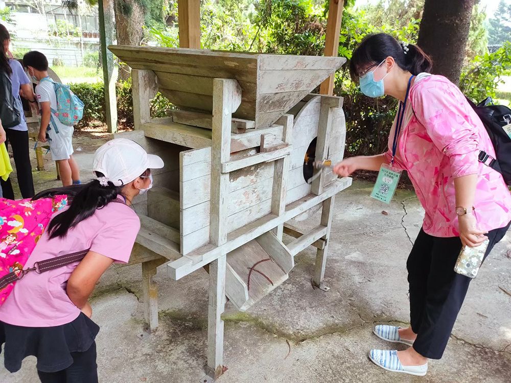 ▲環教列車開進走馬瀨農場，讓民眾體驗綠色旅遊（圖／台南市環保局提供）
