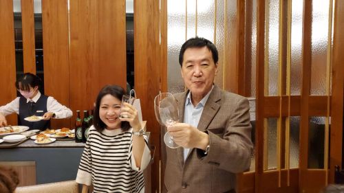 被問怎麼看「罷免徐巧芯」！費鴻泰轉頭微笑吐這句
