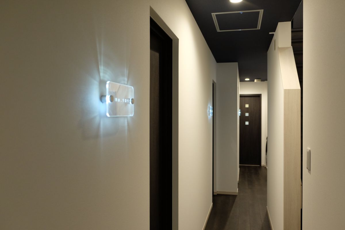 ▲日本公司在東京設立一個出租套房，讓追逐漫畫家夢想的人，免費入住一年。（圖／推特「TOKYO＜β＞MANGA－SO」）