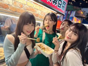 野生李多慧現身夜市!背癢「小手狂抓」全被拍 畫面流出