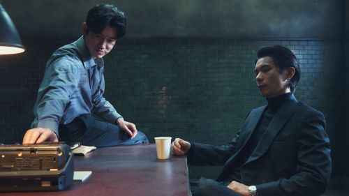 ▲吳慷仁(左)與姚淳耀(右)在台劇《模仿犯》皆有精彩演出,兩人同時入圍金鐘戲劇節目男主角獎,將同台爭奪視帝。(圖/Netflix) ▲吳慷仁(左)與姚淳耀(右)在台劇《模仿犯》皆有精彩演出,兩人同時入圍金鐘戲劇節目男主角獎,將同台爭奪視帝。(圖/Netflix)