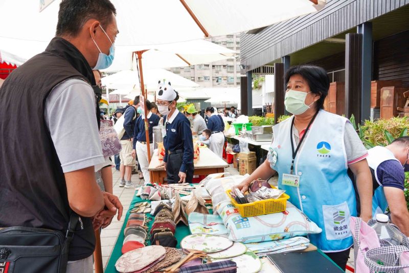 ▲去年11月起台南市環保局辦理過'4場次免廢市集活動，共吸引逾1500人次參加（圖／台南市政府環保局提供）