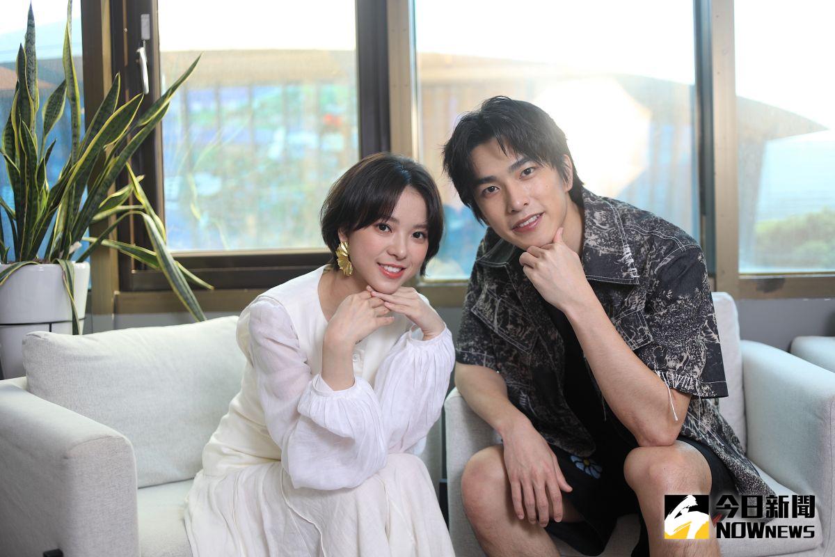 ▲《疫起》項婕如（左）、曾敬驊家人也從事醫護人員。（圖／記者陳明中攝）