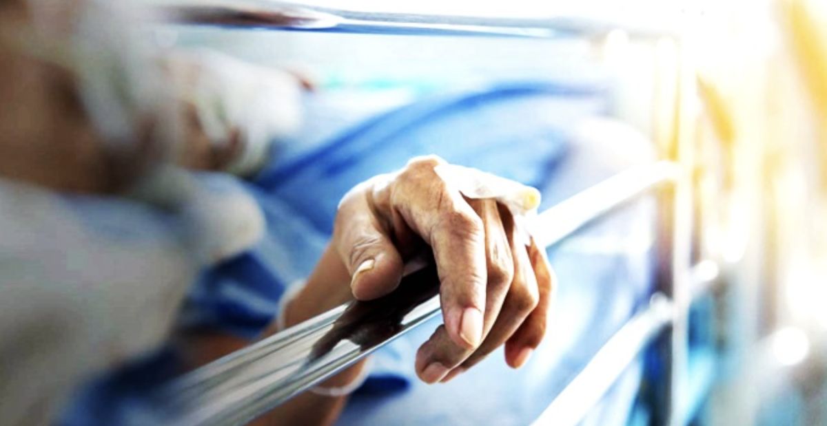 ▲馬來西亞有些不孝子女為了連假出去玩，故意把患病父母餓到營養不良送醫住院。（圖／翻攝自光明日報）