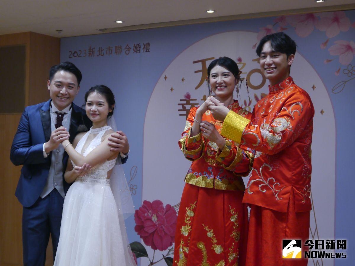 ▲2023新北市聯合婚禮活動報名記者會，將邀請新人穿著中西式婚紗禮服呈現經典風華主題。（圖 ／記者吳嘉億攝，2023.04.13）