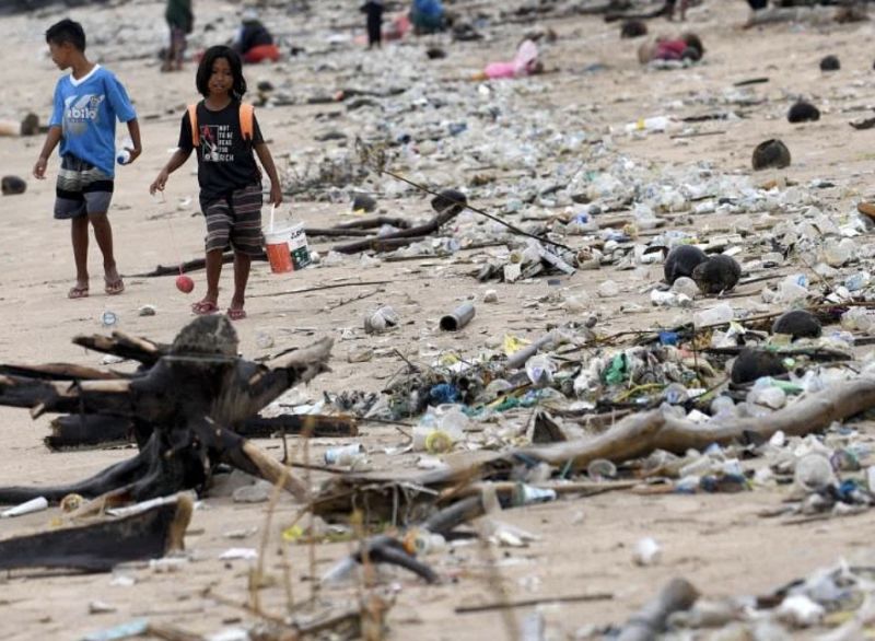 ▲印尼的海洋塑膠垃圾污染被列為情況最嚴重國家之一，也是造成海洋生物死亡的主因。（圖／翻攝自聯合早報）