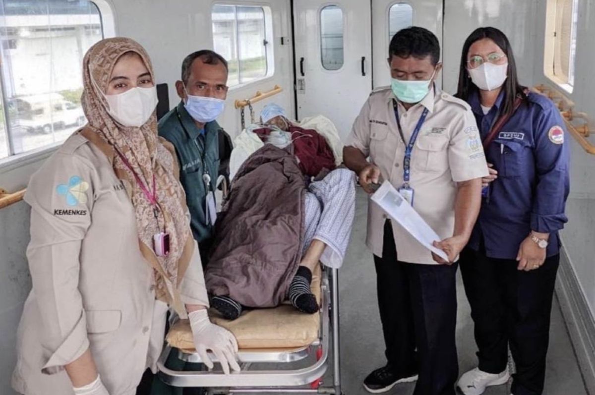 ▲讓63歲成植物人的印尼籍漁工阿木終於在3月底順利搭機。（圖／移民署高雄市專勤隊提供）