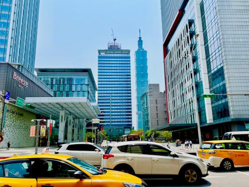 才6月台北人熱到想搬家!「熱島效應」害都市更燙:夏天變長更燒