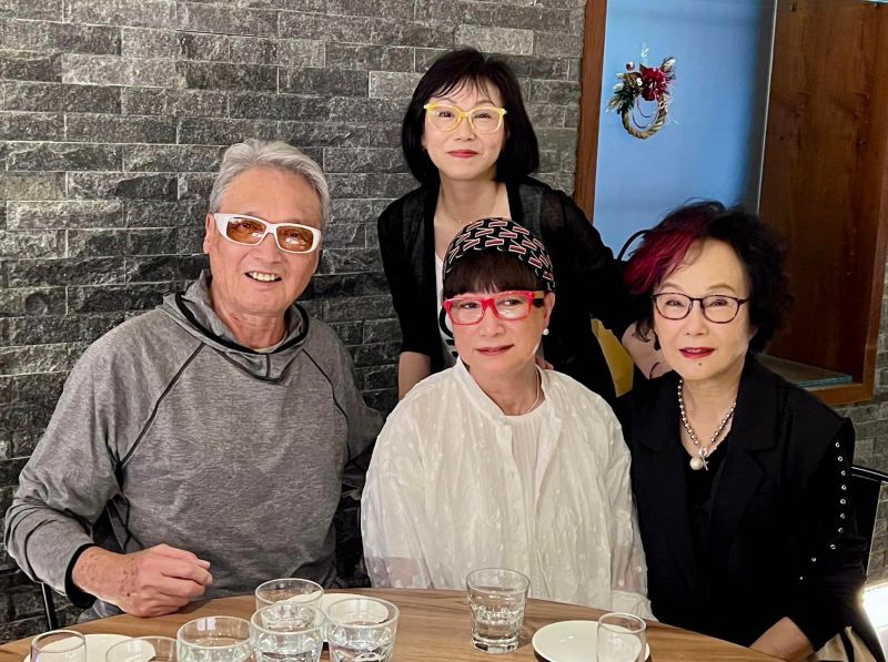 74歲秦祥林帶老婆低調返台！滿頭白髮被讚「還是帥哥」 近照曝光 | 娛樂 | NOWnews今日新聞