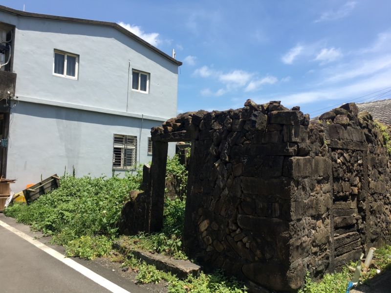 ▲新北市議員黃淑君披露新北市一年僅有70多件合法房屋證明,許多老舊合法房屋無法順利取得證明。(圖 /新北市議員黃淑君服務處提供)