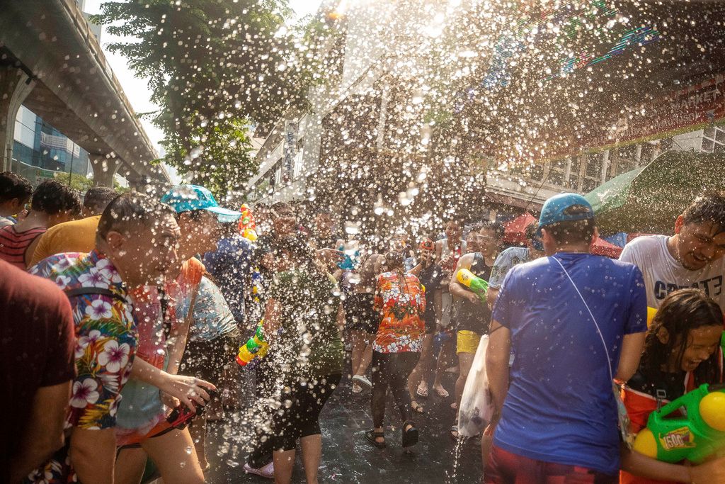 ▲俗稱潑水節的泰國新年宋干節在6日申請世界遺產，明年起將舉辦一個月的慶典。（圖／美聯社／達志影像）