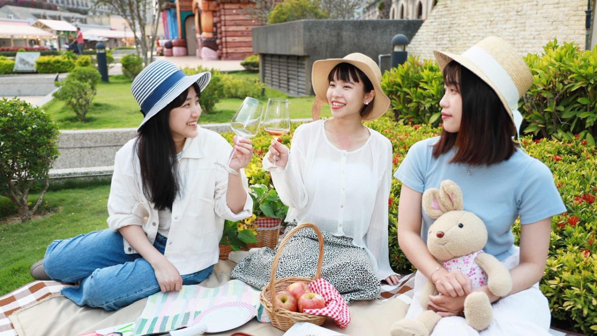 ▲ 義大世界推出夜間星空野餐看電影活動。（圖／義大世界提供）