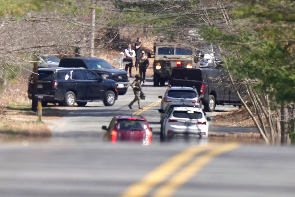 ▲美國近期大批極機密情報外流，洩密主嫌21歲麻州空軍國民警衛隊成員泰謝拉（Jack Teixeira），已於當地時間13日下午被FBI幹員逮捕。（圖／美聯社／達志影像）