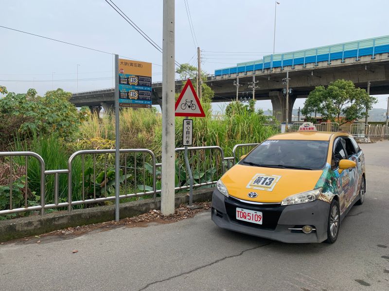 ▲小黃公車克服道路狹窄與客源不足的困難(圖／交通局提供2023.4.15)