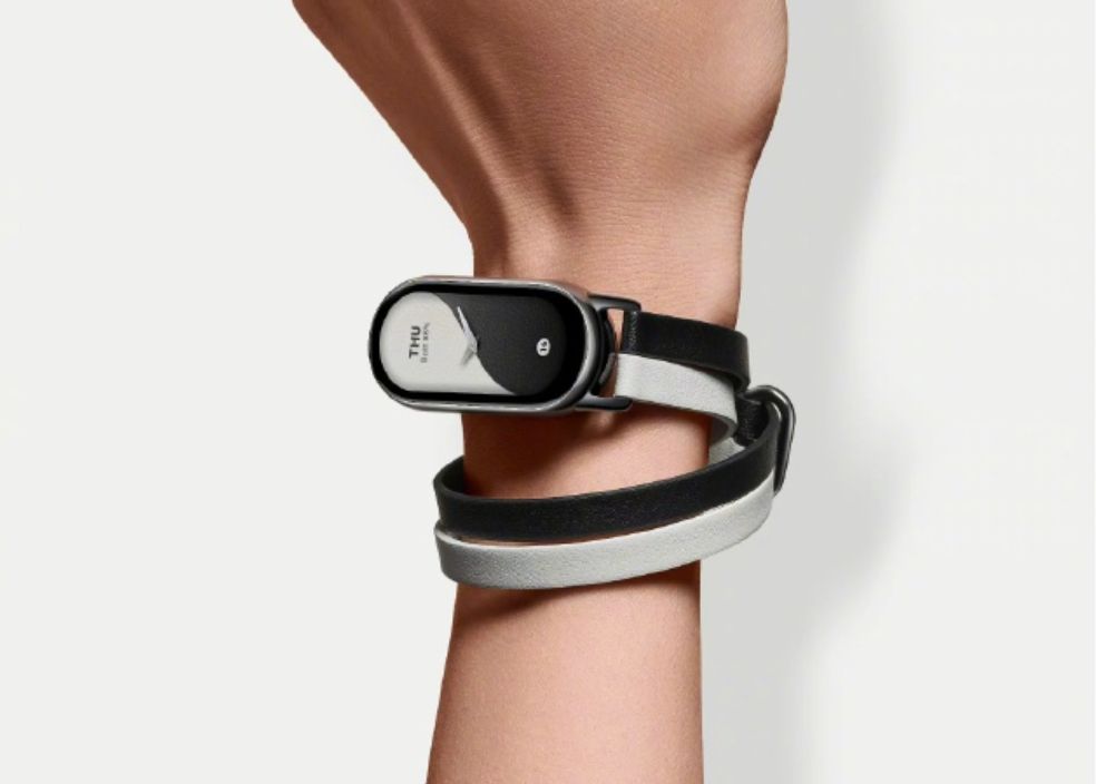 ▲小米手環8官方自己爆雷，米粒加入快拆設計，可以搭配更多手腕帶使用，添加不少時尚感。(圖／翻攝微博)