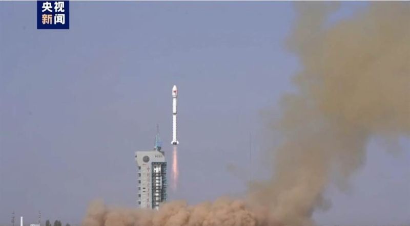 ▲中國酒泉衛星發射中心發射火箭升空。（圖／擷取自央視新聞）