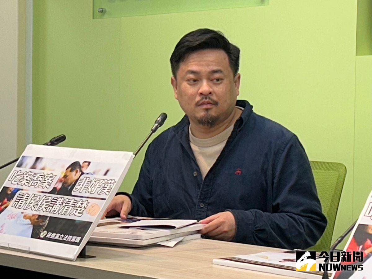 ▲對於中捷意外台中市府稱高空作業塔吊機具等施工計畫，由勞動部審定核准，洪申翰痛批此說法是甩鍋中央、推卸責任。（圖／記者黃宣尹攝）