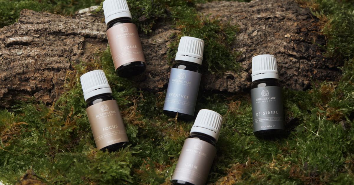 ▲「BIOLUME CARE」特別推出了植萃複方精油，透過香氣與植物功效勾勒出貼心的呵護感。(圖/品牌提供)