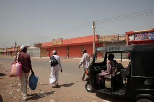 歐美施壓見效！蘇丹內戰第三天　雙方將領同意19日起停火24小時
