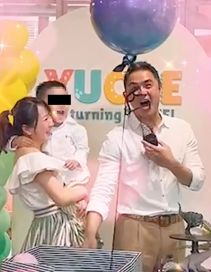 ▲明道在微博曬出寶寶性別趴揭曉影片。（圖／翻攝明道微博）