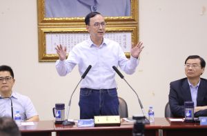 朱立倫稱要保持中立 孫大千再開砲:不敢堅定宣示反酒駕、反抄襲