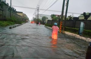 雨炸台中林靜儀質疑未清淤　盧秀燕：海線雨量超過負荷
