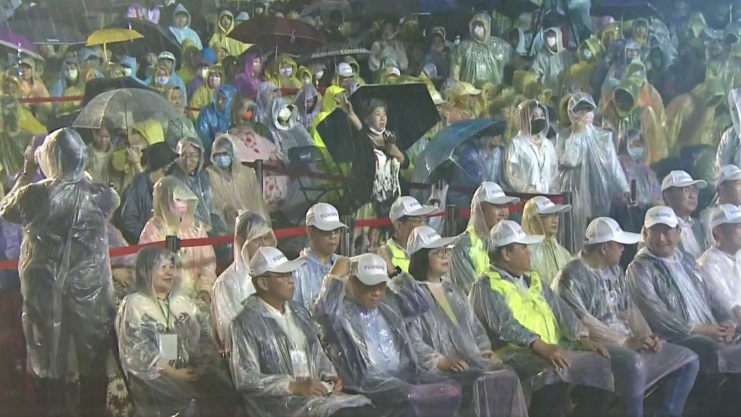 ▲2023澎湖花火節今開幕首日，卻因大雨取消無人機表演。（圖／翻攝畫面）