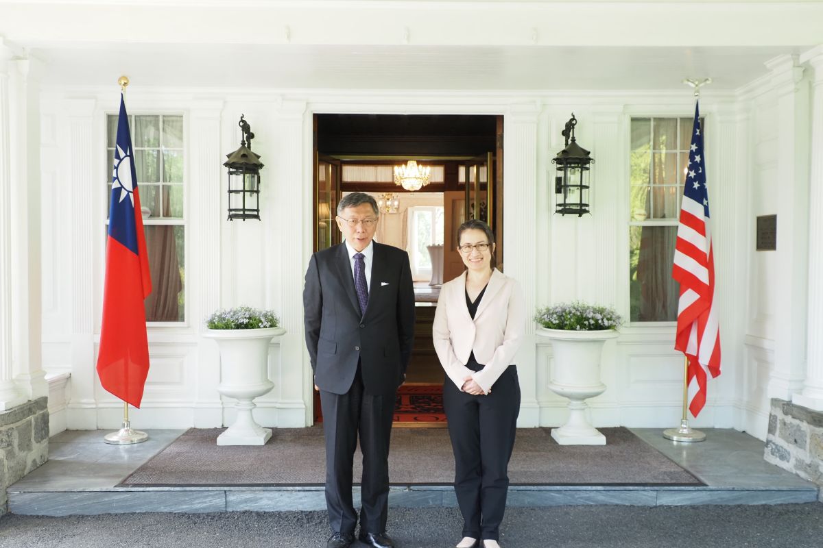 ▲民眾黨主席柯文哲訪美團結束華府行最後一天，特前往雙橡園拜會駐美代表蕭美琴。（圖／民眾黨提供）