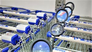 業績要噴了?家樂福推車多1物 貨架「隱藏設計」曝:難怪長輩愛