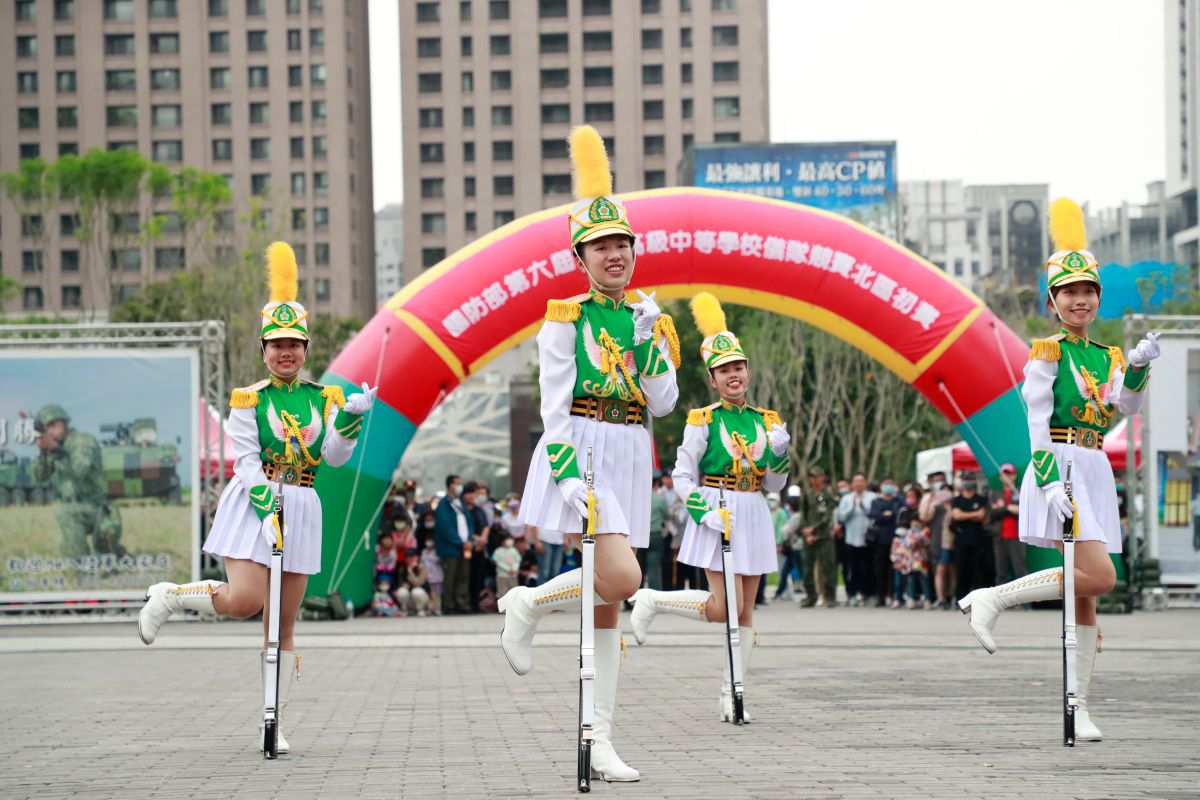 ▲「第六屆全國高級中等學校儀隊競賽北區初賽」，花蓮女中首次參賽獲得第一名。(圖／陸軍司令部提供)