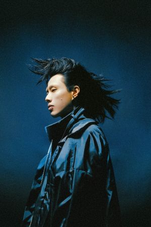 安迪兒子Marz23(阿夜)推出新專輯《不遠處》。(圖/華納音樂提供) ▲安迪兒子Marz23(阿夜)推出新專輯《不遠處》。(圖/華納音樂提供)