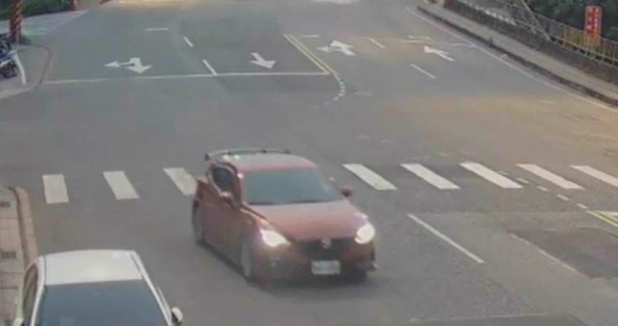 ▲2名少女被發現陳屍在新北市新店某汽車旅館內，同住男房客獨自離場後，稍早於桃園落網。（圖／翻攝畫面）