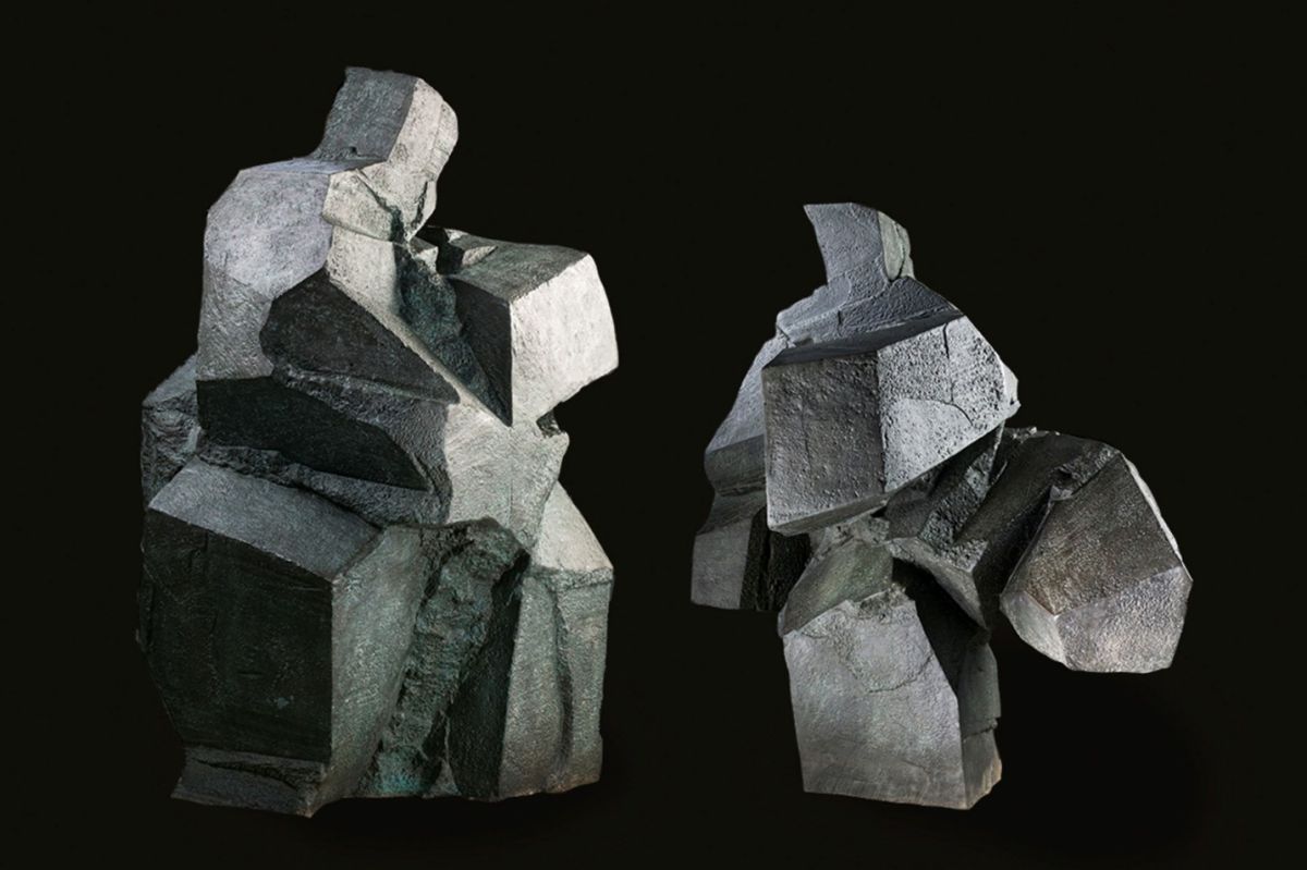 ▲朱銘作品《太極系列：雲手、轉身踢腿（一組兩件）》銅雕雕塑。（圖／翻攝佳士得網站）