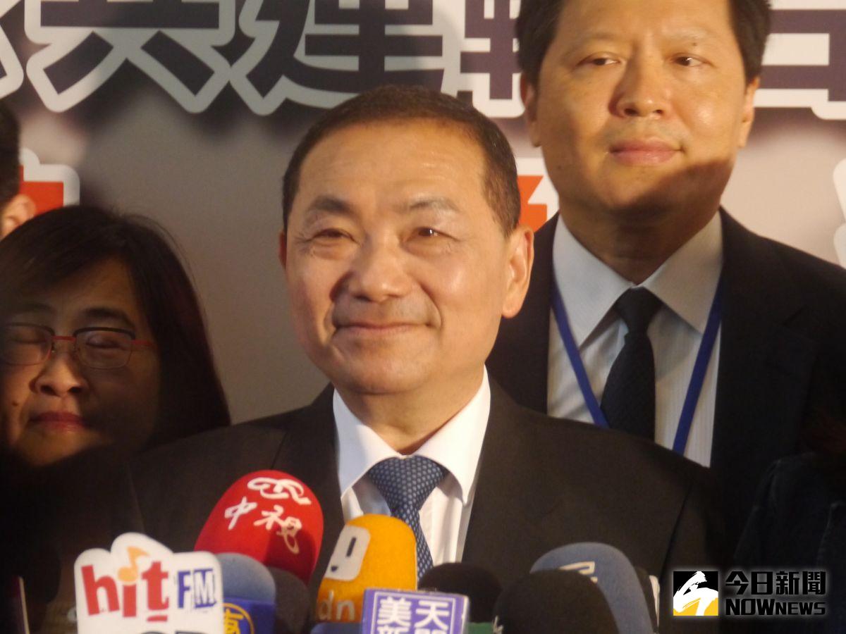 ▲對於林右昌酸槍擊案沒有立即返國，侯友宜受訪說犯罪預防遠比偵查還重要，強調犯罪問題需要大家一起努力。（圖 ／記者吳嘉億攝，2023.04.24）