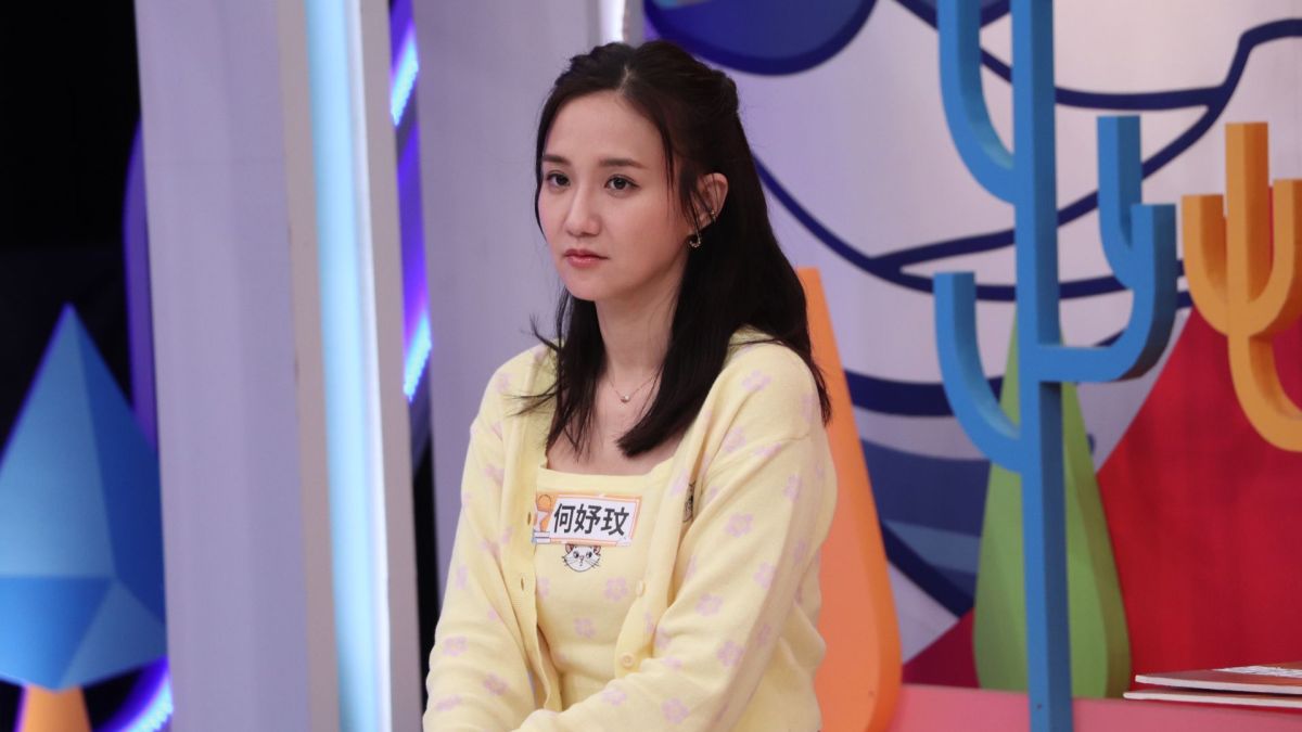 ▲何妤玟感嘆當年因主持綜藝節目形象崩壞，有次還被騙喝20顆生雞蛋，錄完直接掛急診。（圖／中天綜合台提供）
