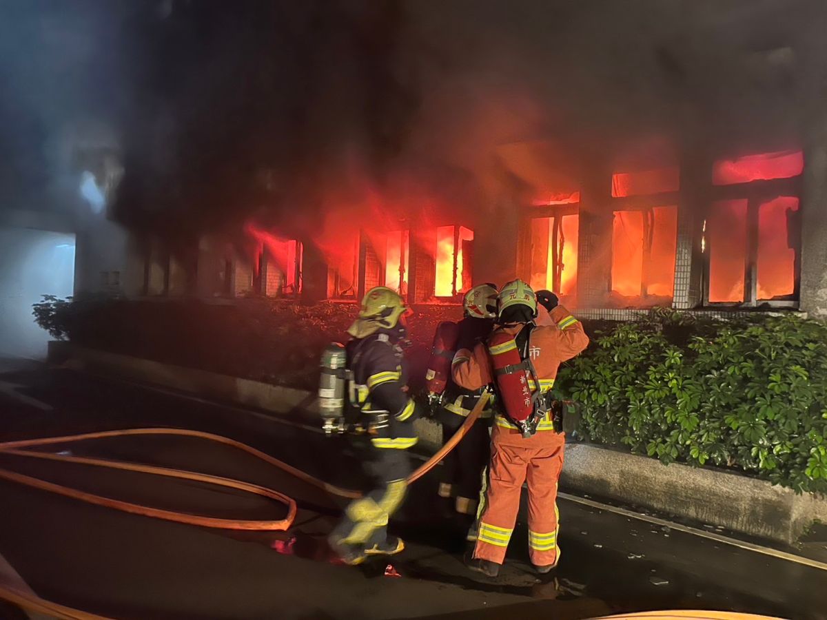 ▲法務部調查局廉政大樓火警（圖／新北市消防局提供）