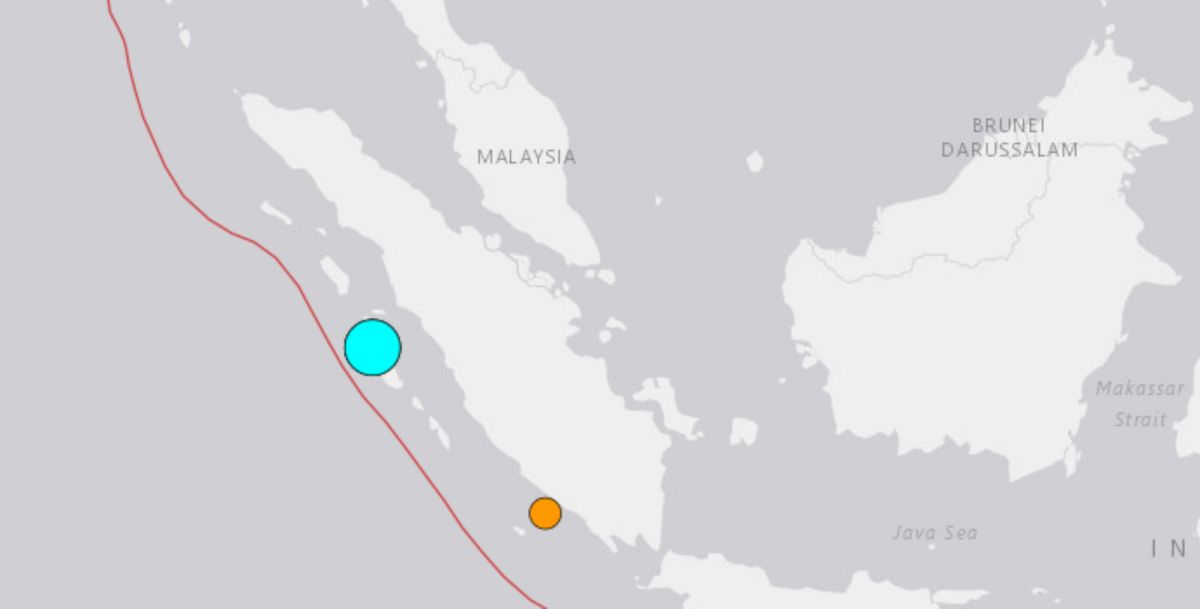 ▲印尼蘇門答臘島（Sumatra Island）西部海域今天凌晨發生規模7.3強震，並引發海嘯警報。（圖／翻攝自USGS）