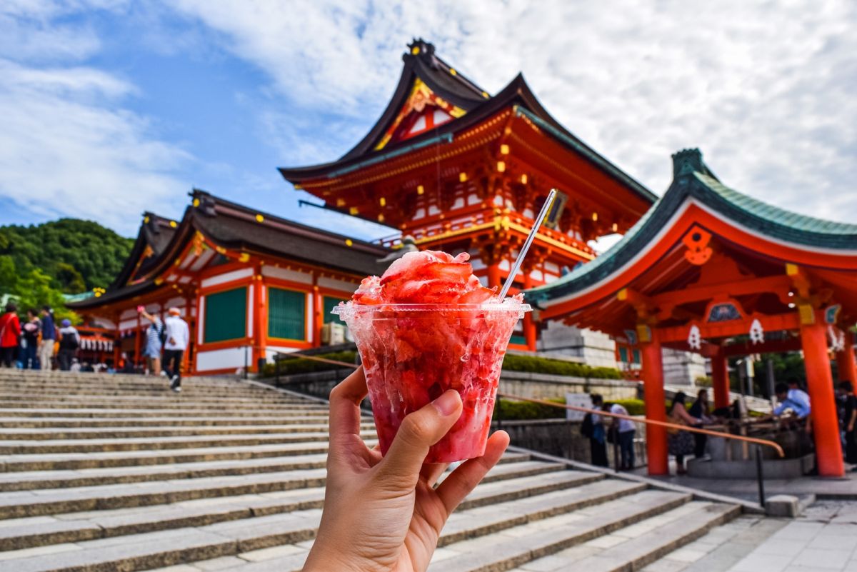 ▲疫情解封國人紛紛出國旅遊，出國旅遊同時，各地美食更不能少。（圖/Shutterstock）